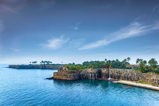 Maharashtra unveils India’s first underwater museum in Sindhudurg