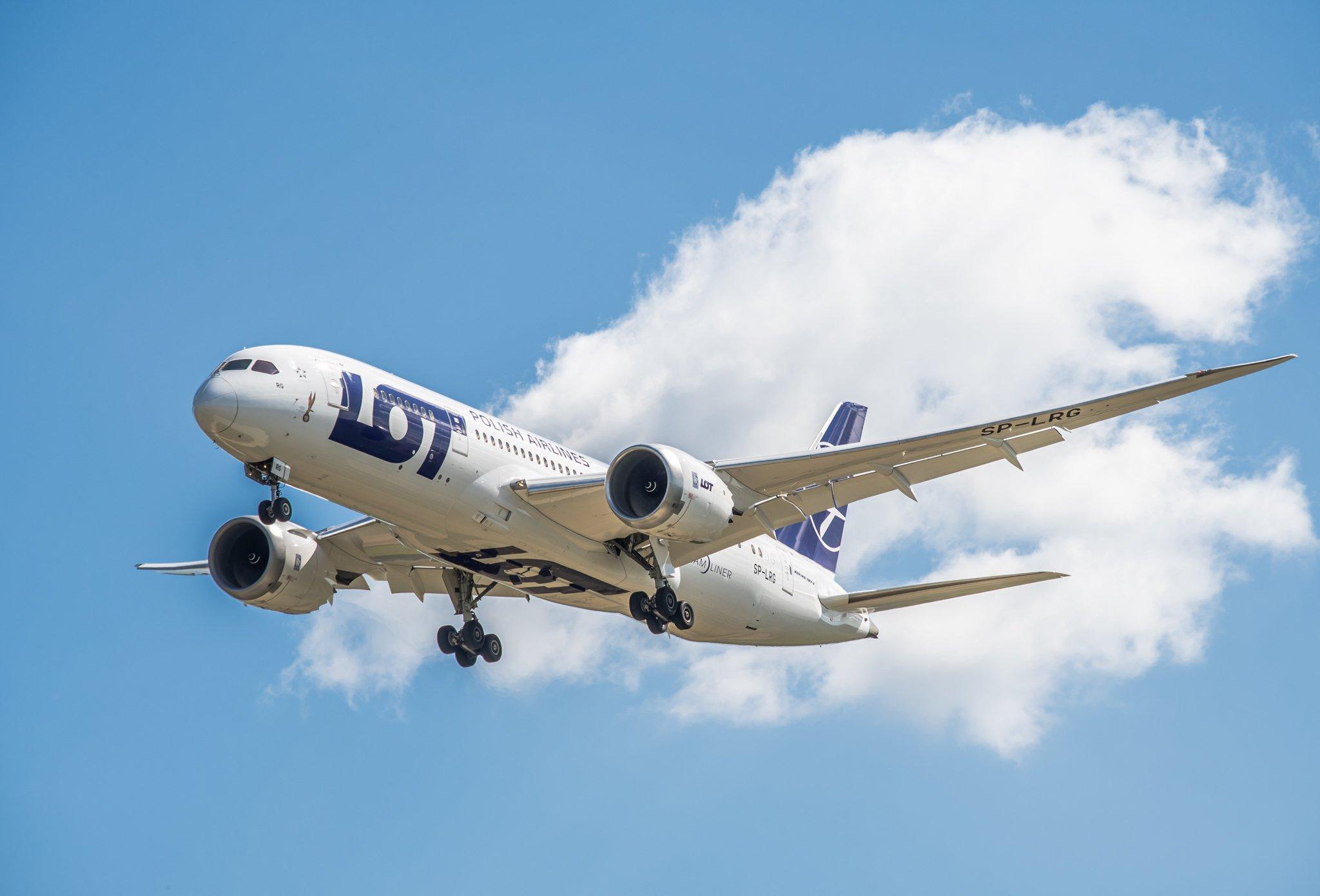 LOT Polish Airlines records PLN 10.22 bn revenue in 2025