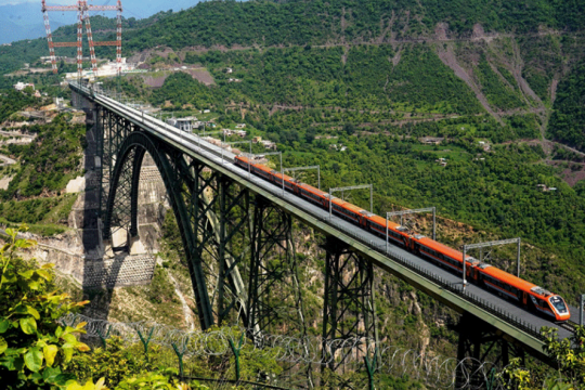 164 Vande Bharat connecting major Indian cities today; over 7.5 cr passengers travelled since 2019: Centre