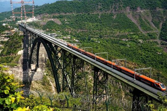 Indian Railways reports 34% growth in Vande Bharat passenger numbers, reaching 3.98 cr in 2025–26