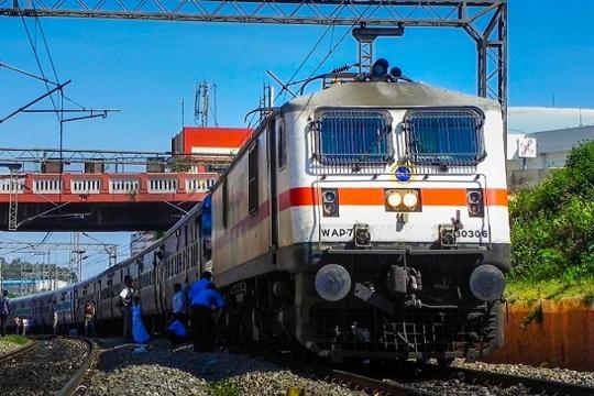Aadhaar mandatory in first 15-mins of IRCTC General Reservation from Oct 1