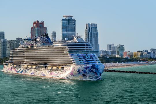 Norwegian Cruise Line debuts Norwegian Luna in Miami