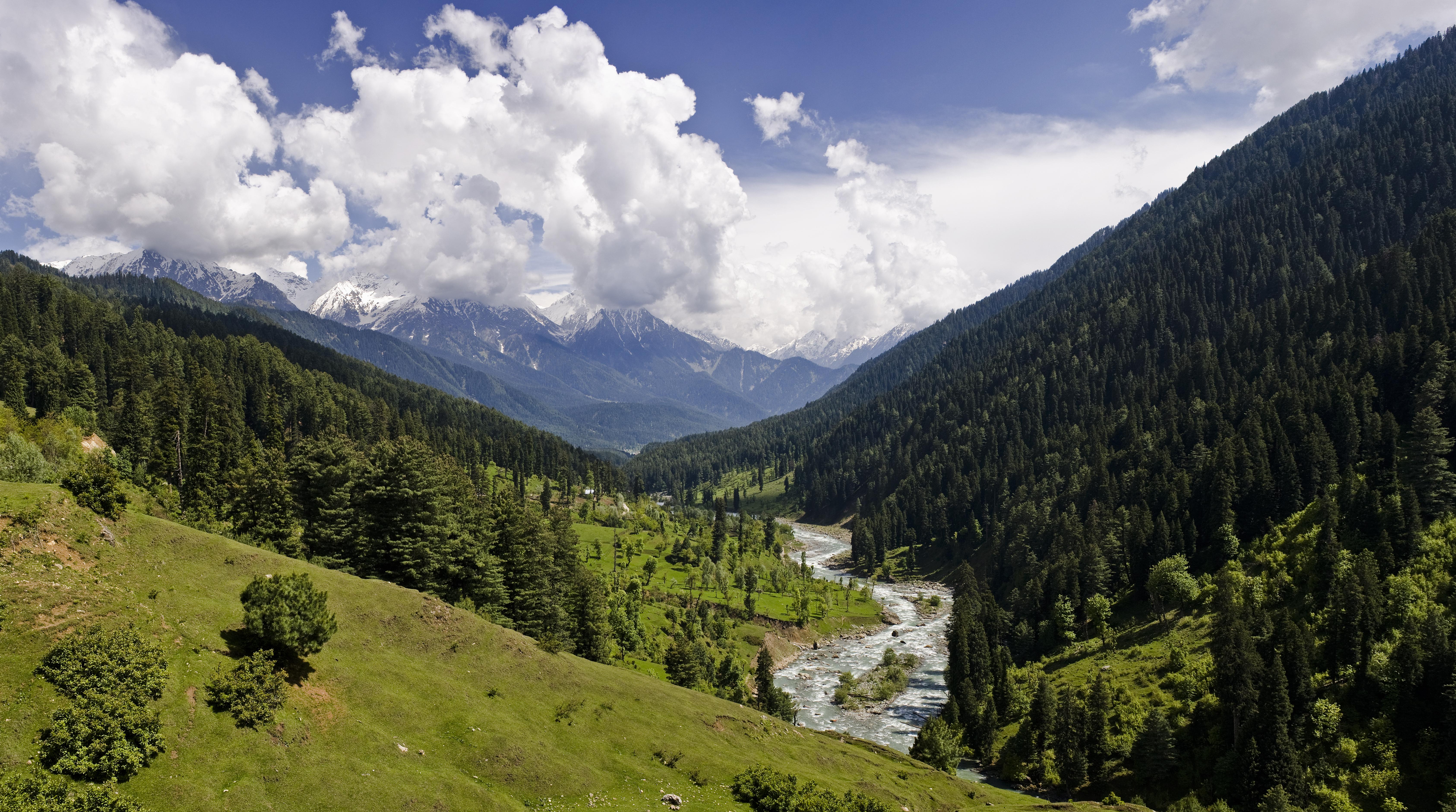 Army, administration launch portal to boost border tourism in North Kashmir
