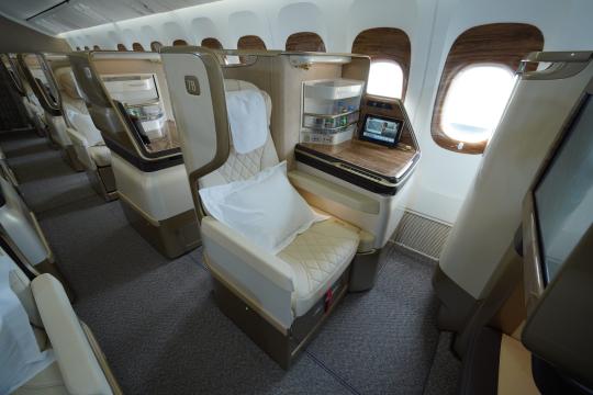 Emirates to introduce its retrofitted Boeing 777s to Zurich & Riyadh