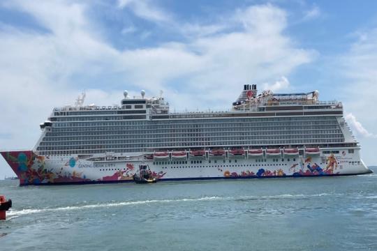 Resorts World Cruises’ ‘Genting Dream’ Arrives Singapore